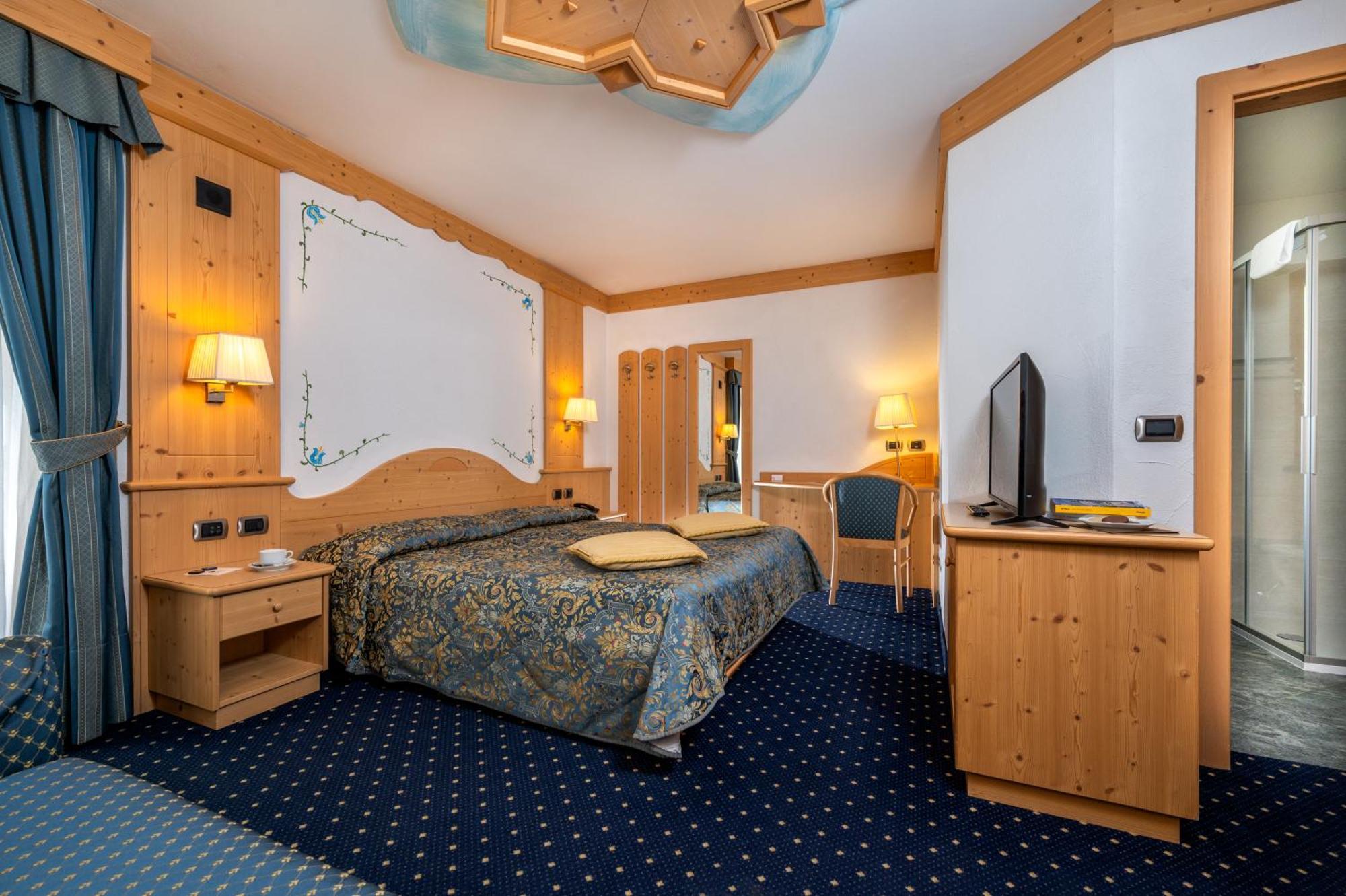 Garni Lastei Hotel