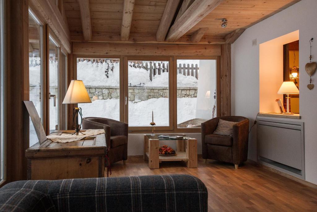 Hotel Garni Lastei Pozza di Fassa