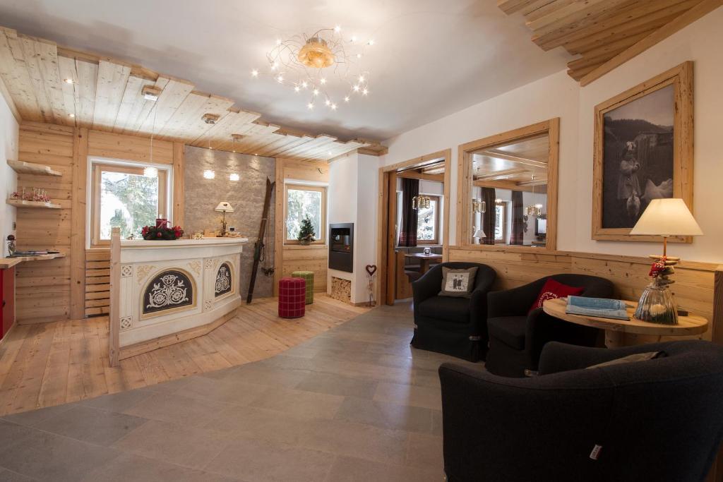 Hotel Garni Lastei Pozza di Fassa